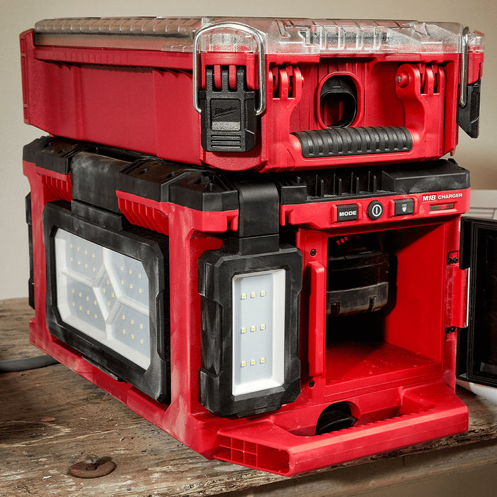 Milwaukee M18POALC-0 PACKOUT LED Area Light/Charger (Bare)