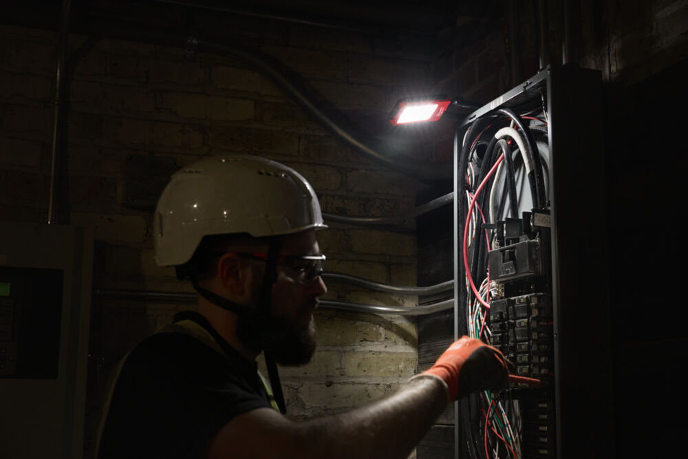 Milwaukee IRFFL500 Internal Rechargeable Folding Flood Light