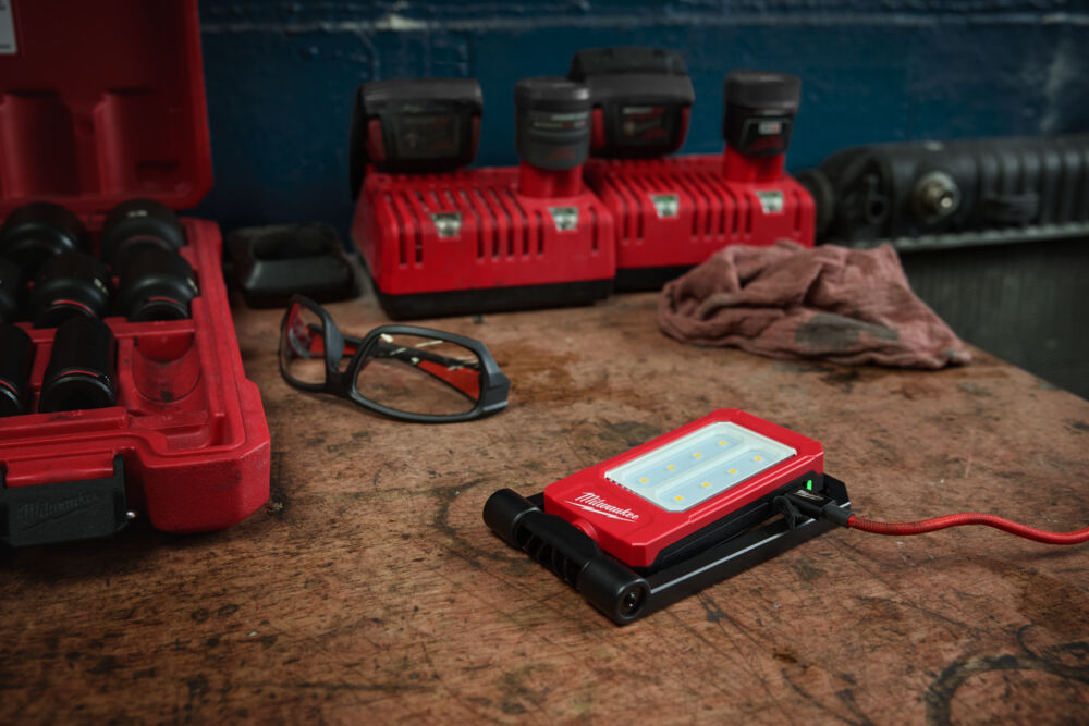 Milwaukee IRFFL500 Internal Rechargeable Folding Flood Light