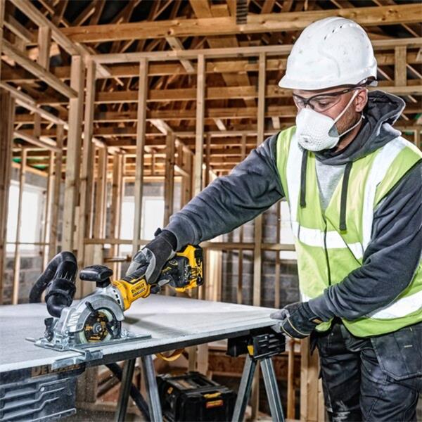 DeWalt DCS571N-XJ 18V XR Brushless Compact Circular Saw (Bare Unit)