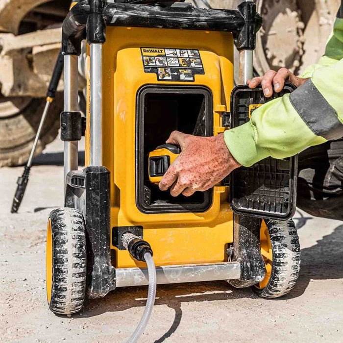 DeWalt 36v DCMPW1600N XR Pressure Washer 1595psi (x2 5Ah)