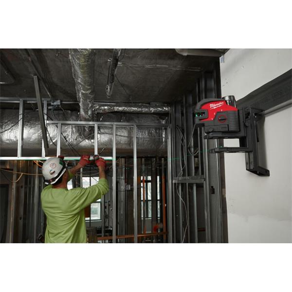 Milwaukee M12CLL4P-301C M12 Cross Line with 4 Points Laser, 1x Track Clip, 1x Target Plate (1x3Ah)