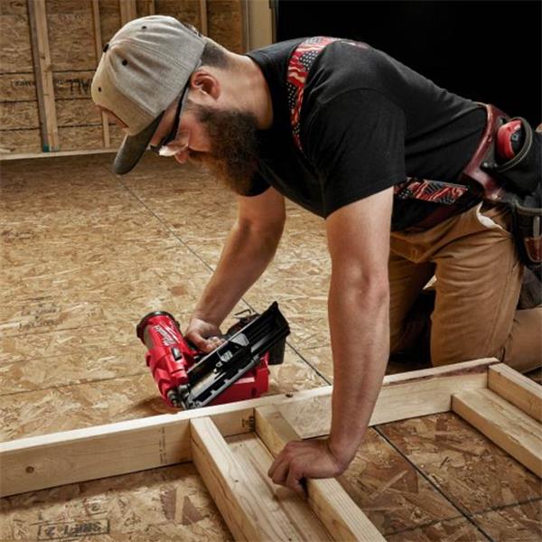 Milwaukee M18FFN-502C M18 FUEL Cordless Framing Nailer (2x5Ah)