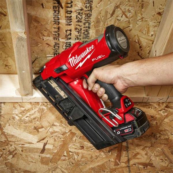 Milwaukee M18FFN-502C M18 FUEL Cordless Framing Nailer (2x5Ah)