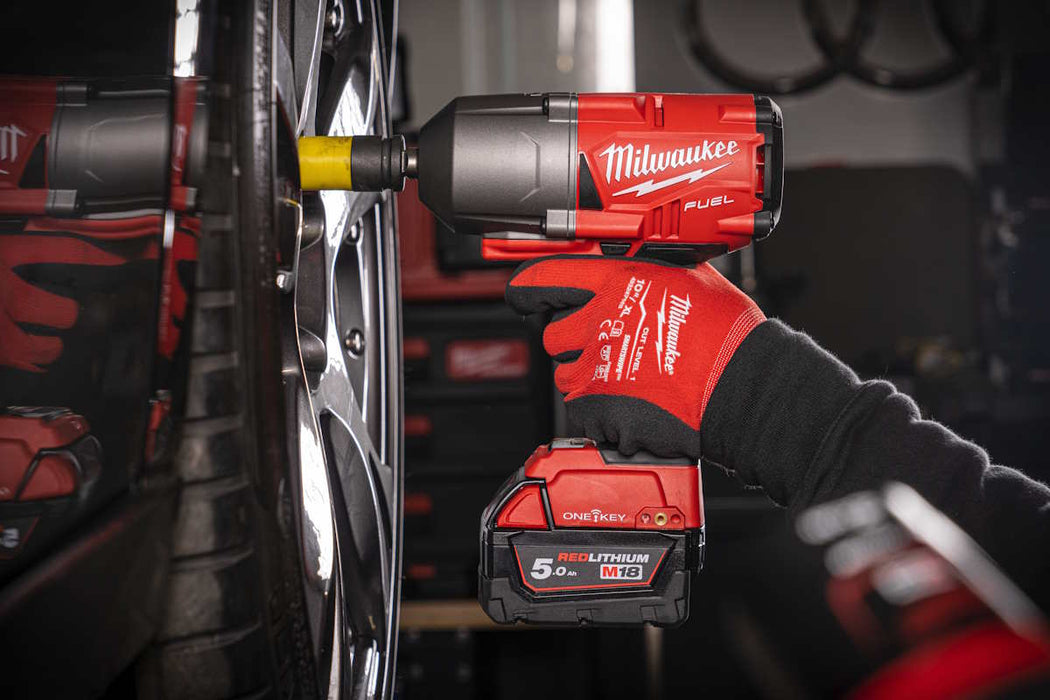 Milwaukee M18ONEFHIWF12-502X 1/2'' Impact Wrench (x2 5Ah)
