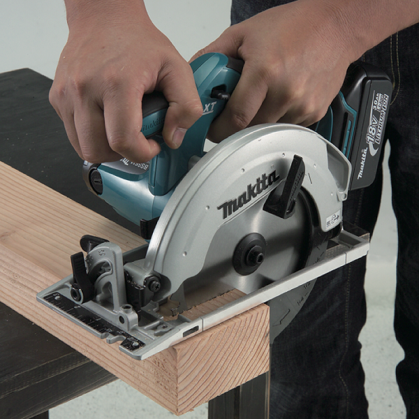 Makita DSS611Z 18V LXT Li-Ion Circular Saw (Bare)