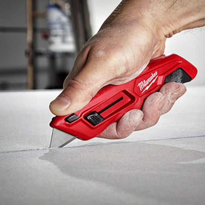 Milwaukee 4932471359 Sliding Utility Knife c/w Blade Storage