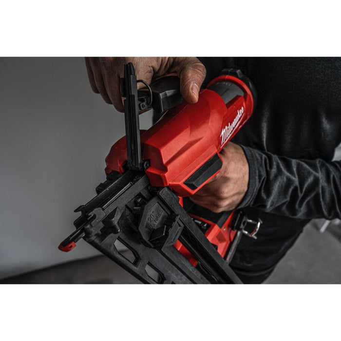 Milwaukee M18FN16GA-202X M18 Fuel 16GA Angled Finish Nailer (2x2Ah)