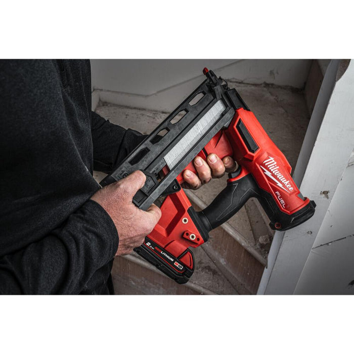 Milwaukee M18FN16GA-202X M18 Fuel 16GA Angled Finish Nailer (2x2Ah)