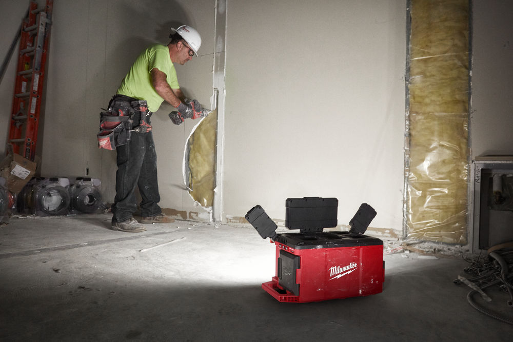 Milwaukee M18POALC-0 PACKOUT LED Area Light/Charger (Bare)